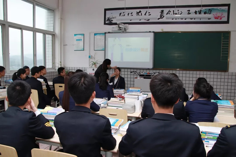 化妆课.jpg