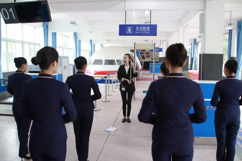 礼仪课1.jpg